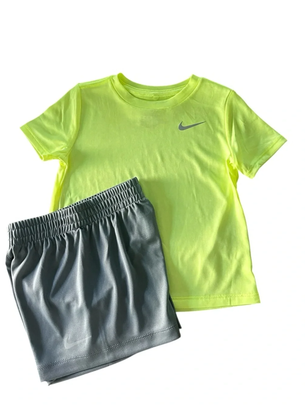 Nike Neon Yellow Tee with Gray Athletic Shorts NWT Boys 2T - Picture 2 of 5
